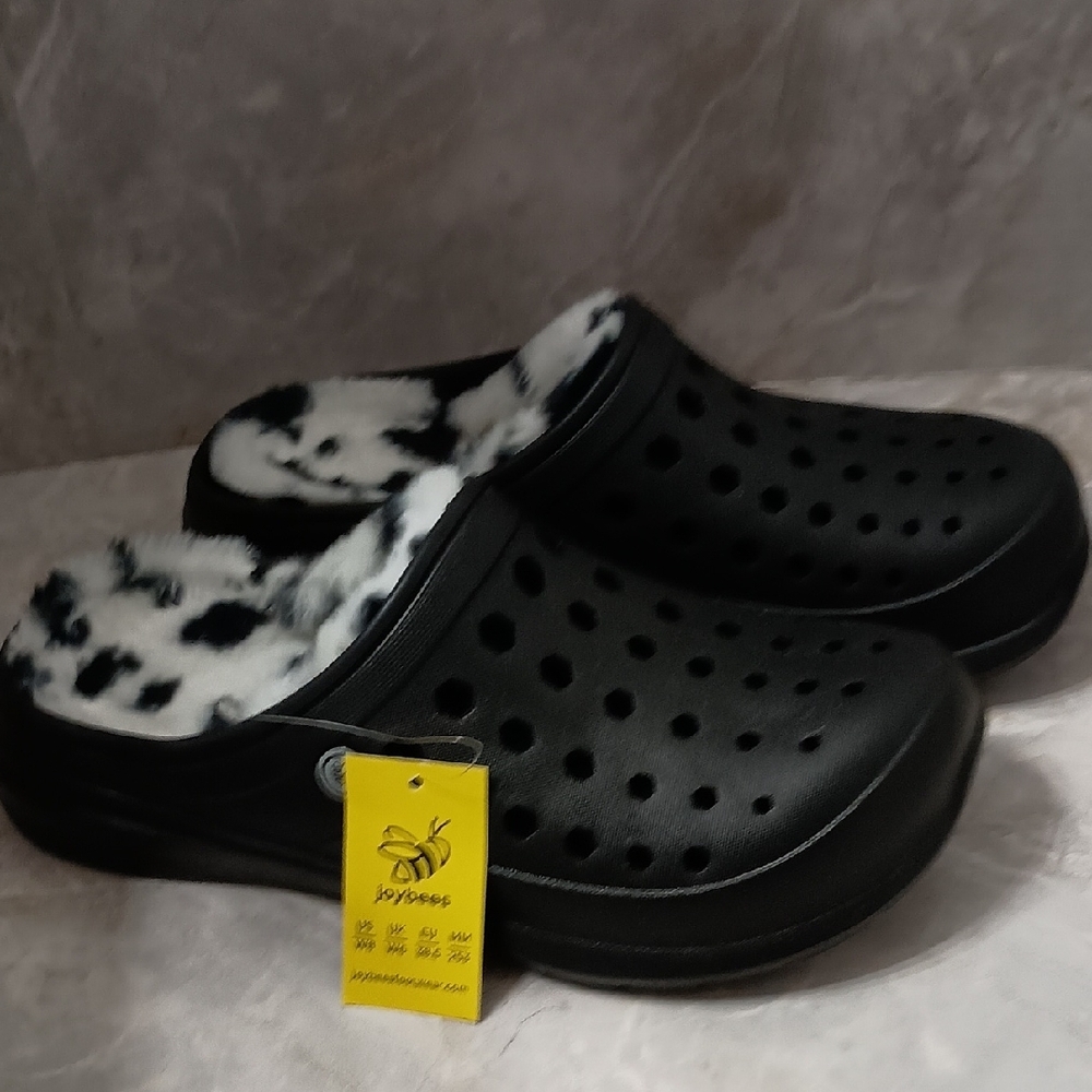 Women's Black Clogs with Removable Faux Fur Lining